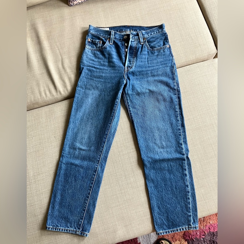Levi’s 501 crop jeans in indigo, W25 L26